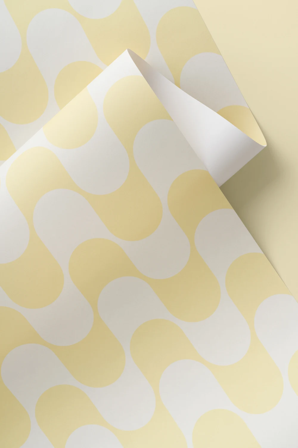 Yellow Retro Wavy Striped Wallpaper