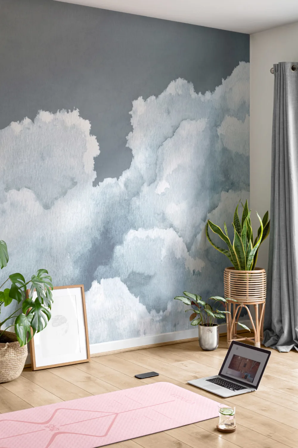 Céu de aguarela azul escuro nublado Papel de parede mural
