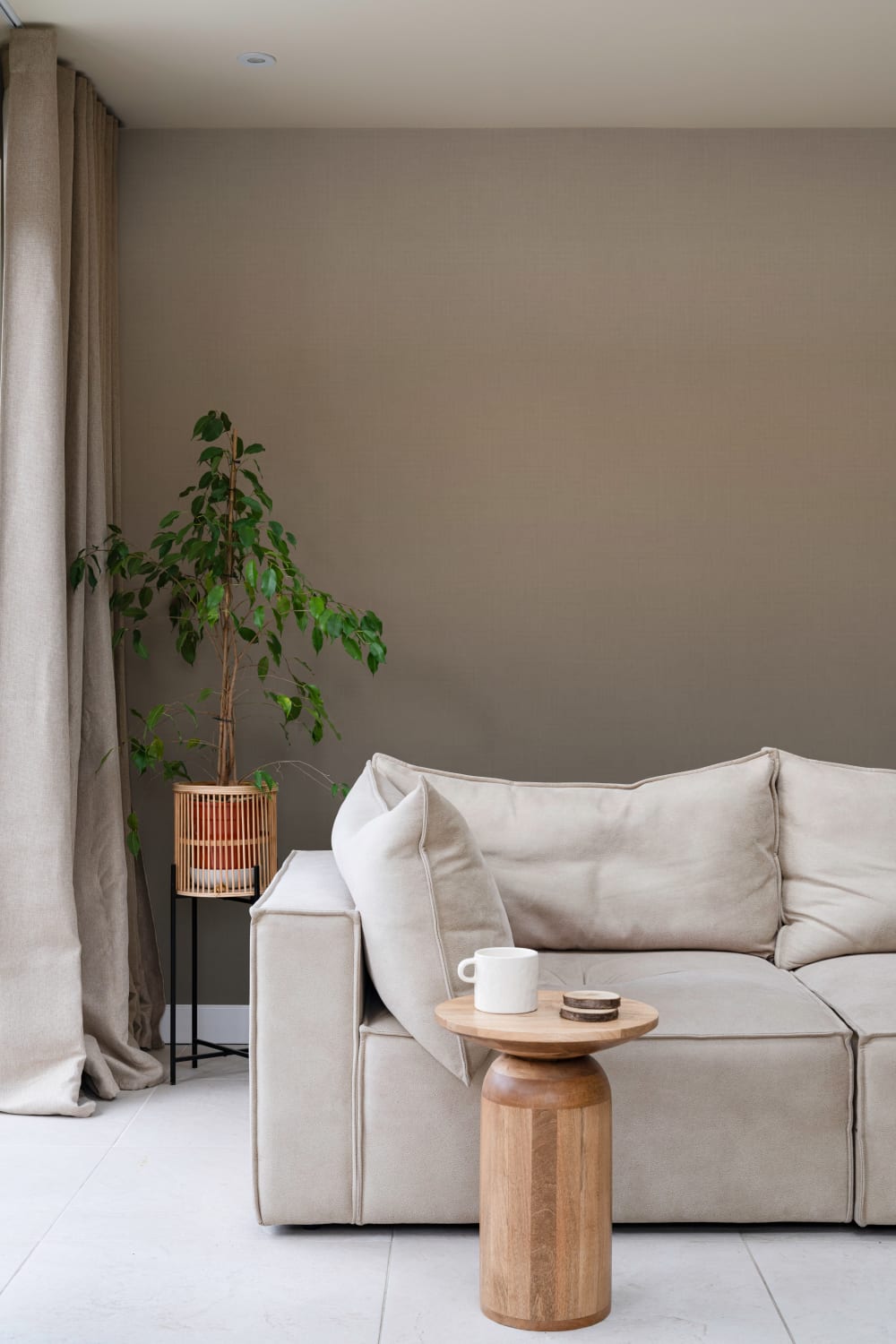 Mural de parede ombré minimalista bege para espaços serenos