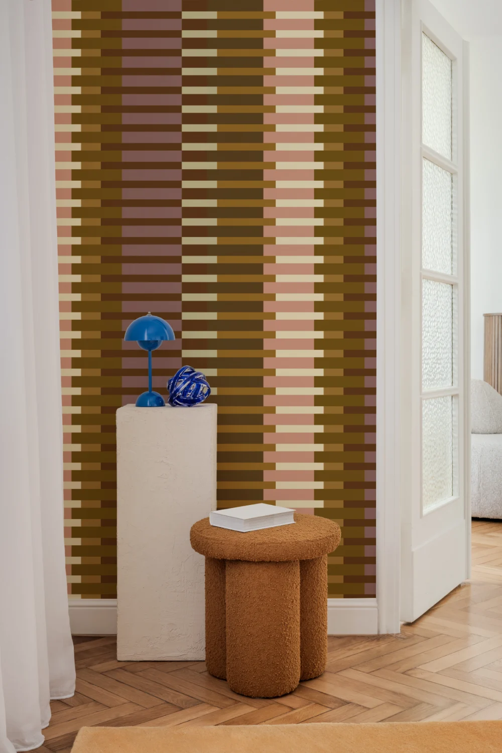 Cálido mural retro geométrico multicolor con rayas