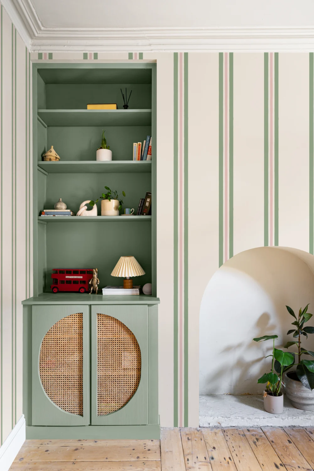 Papel de parede de riscas de lápis com contraste verde