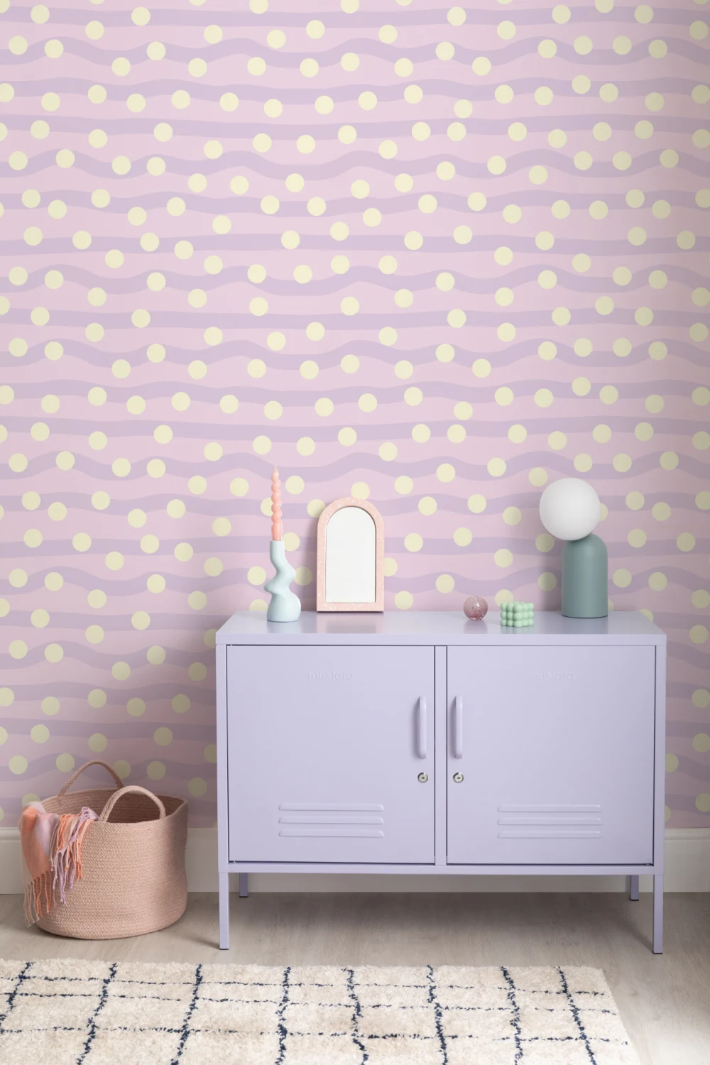 Elizabeth Olwen Polka Pop lila seinämaalaus
