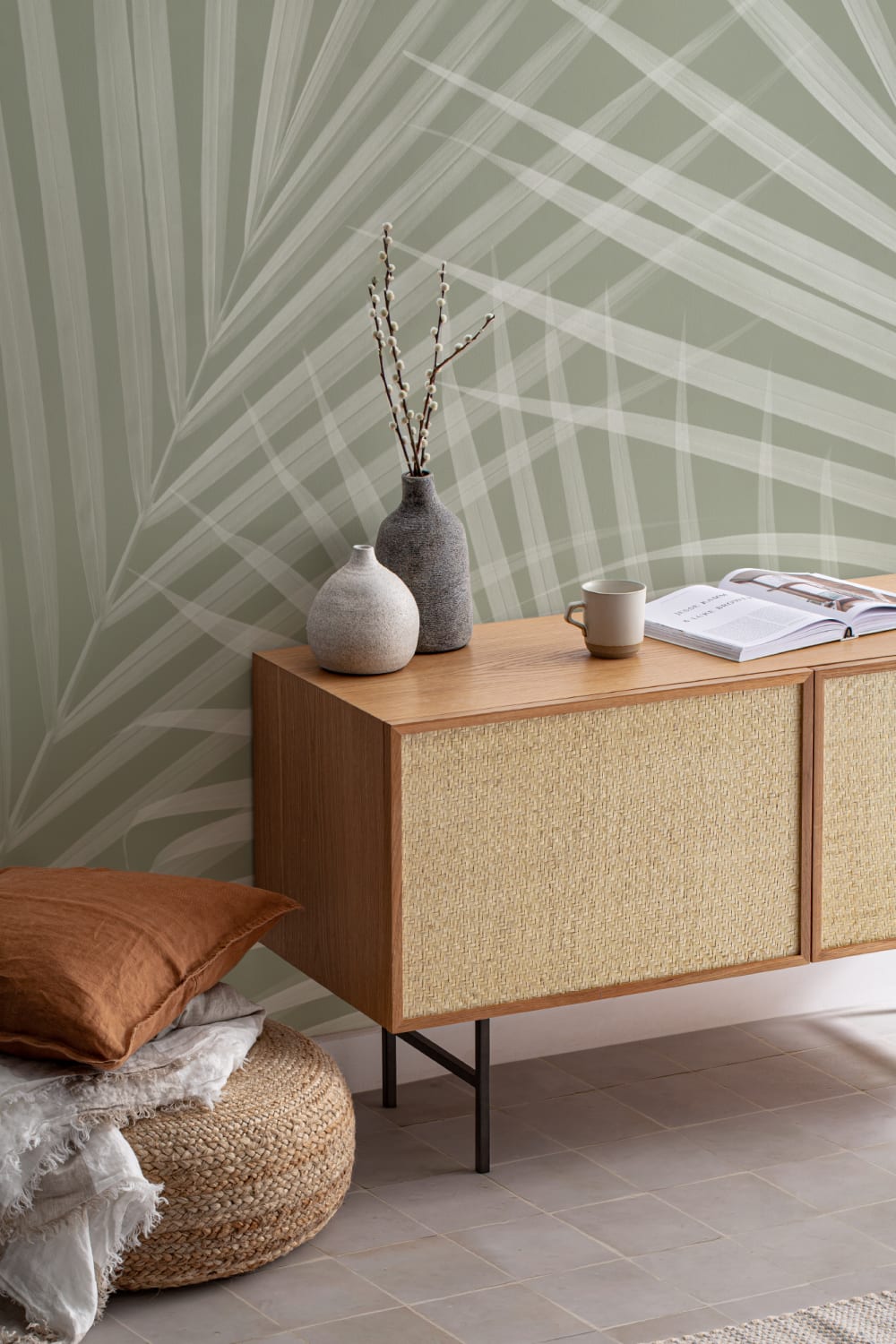 Muurschildering met groene palmbladeren
