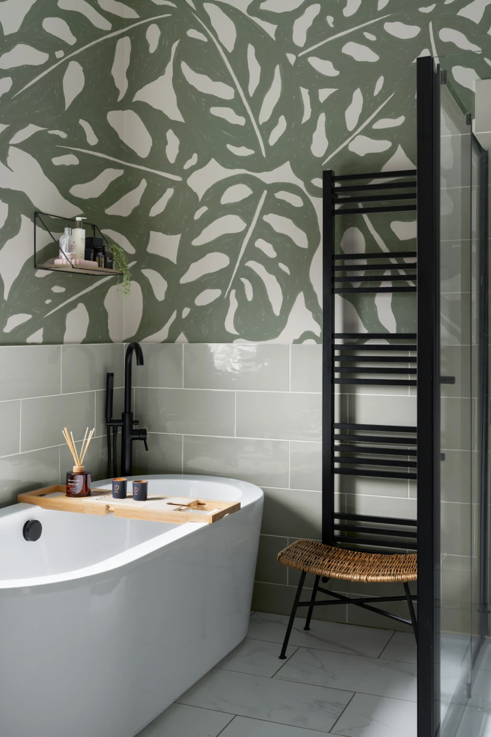 Green Repeat Pattern Monstera Leaf Wallpaper Mural