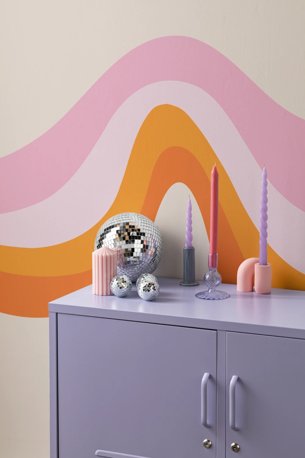 Pink og orange 70'er-retro tapetmaleri