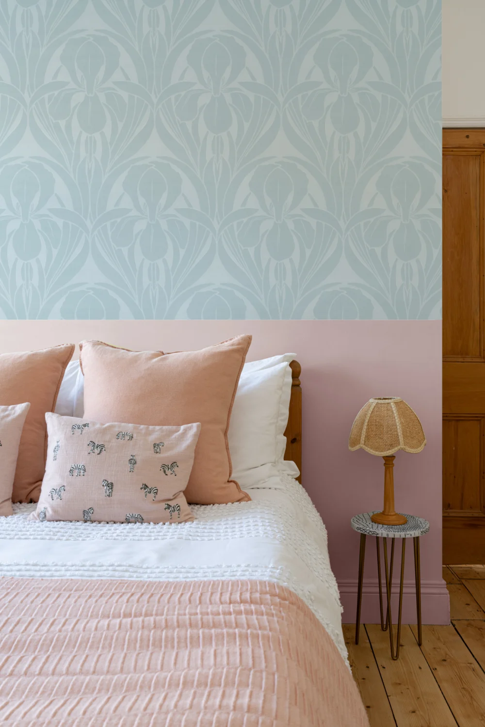 Blauwe Art Deco Houtblok Iris Muurschildering