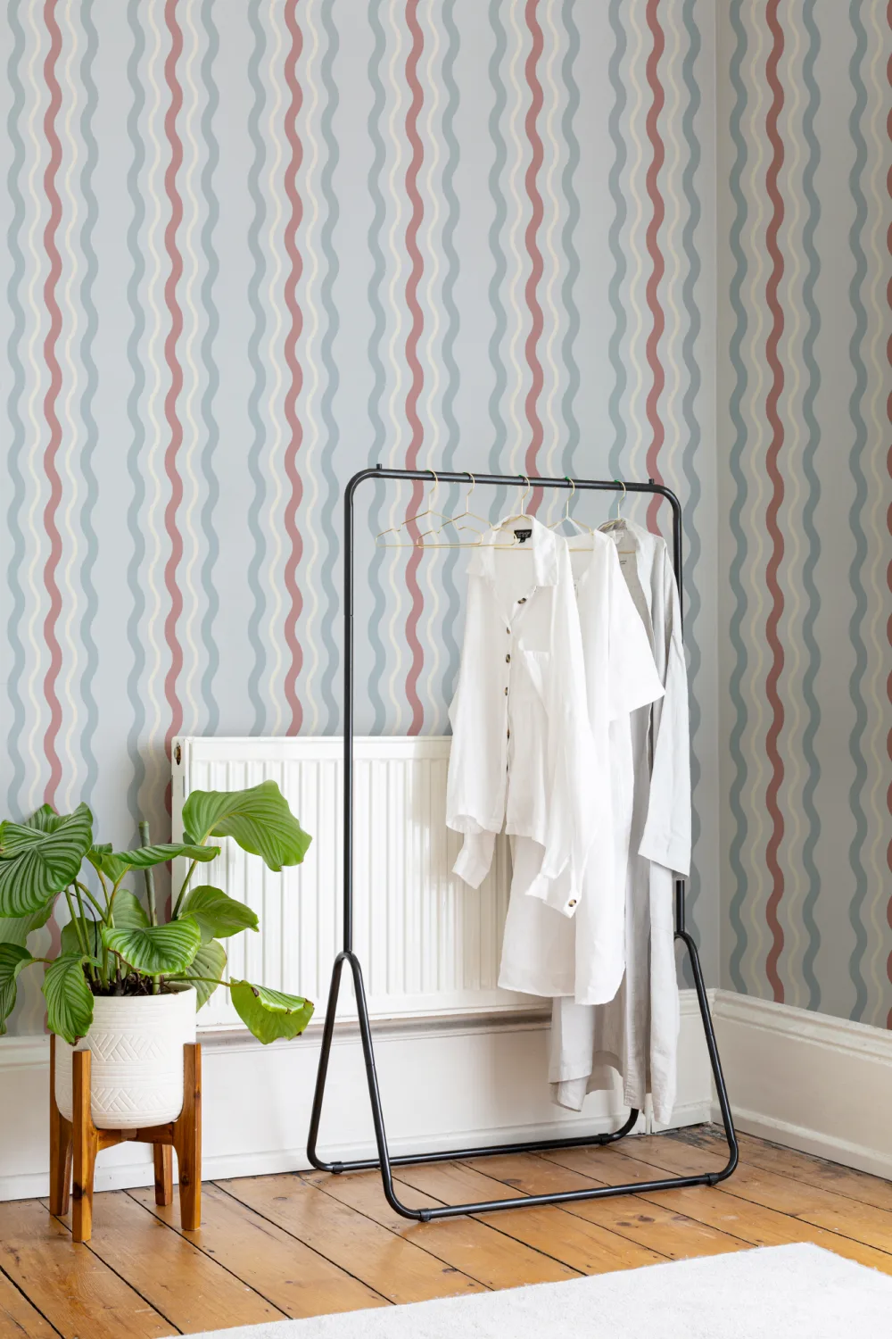 Blue & Red Wavy Ric Rac Striped Wallpaper