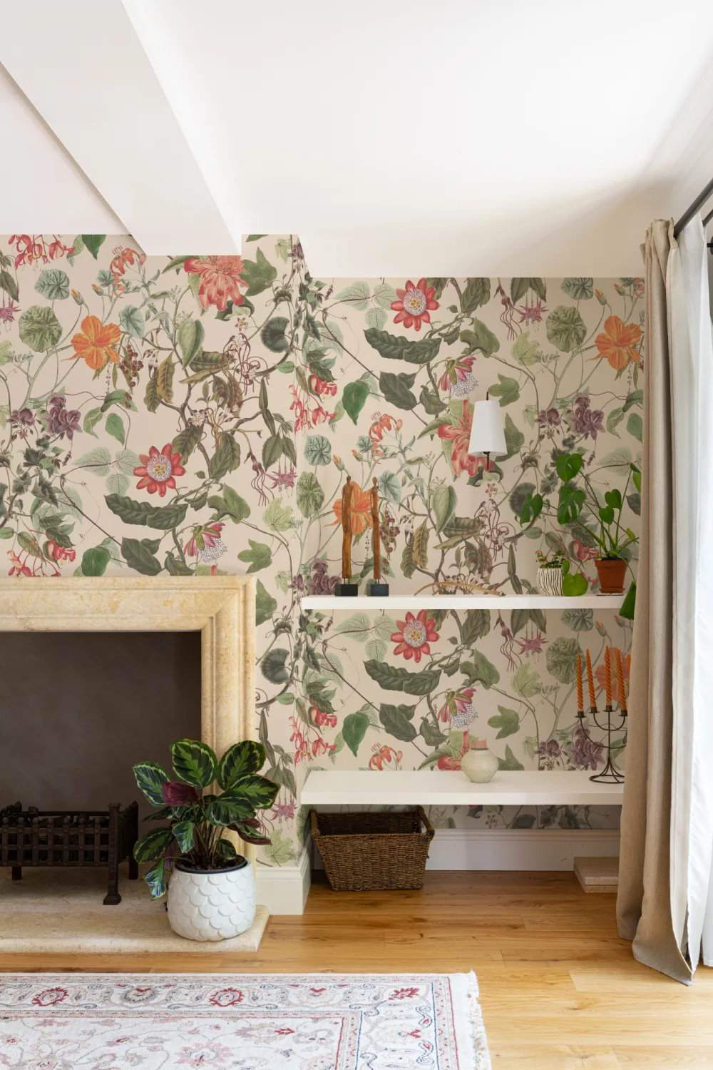 Elegant fototapet med botaniske blomster i creme