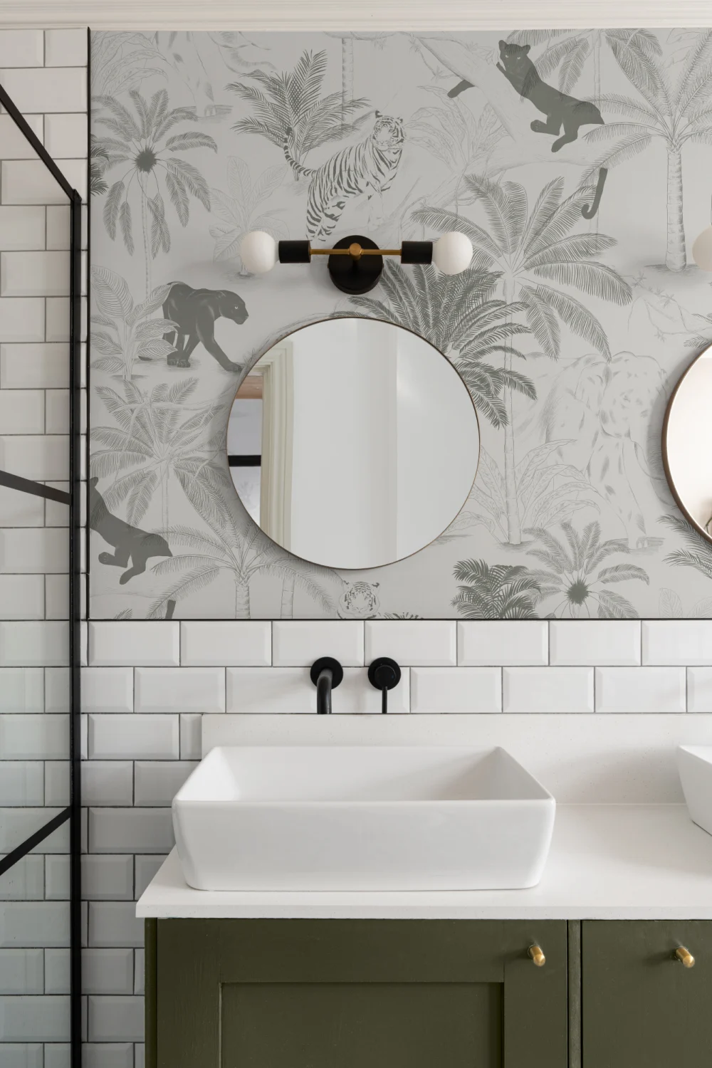 Sophisticated Minimal Jungle Animals Pattern Wallpaper Mural