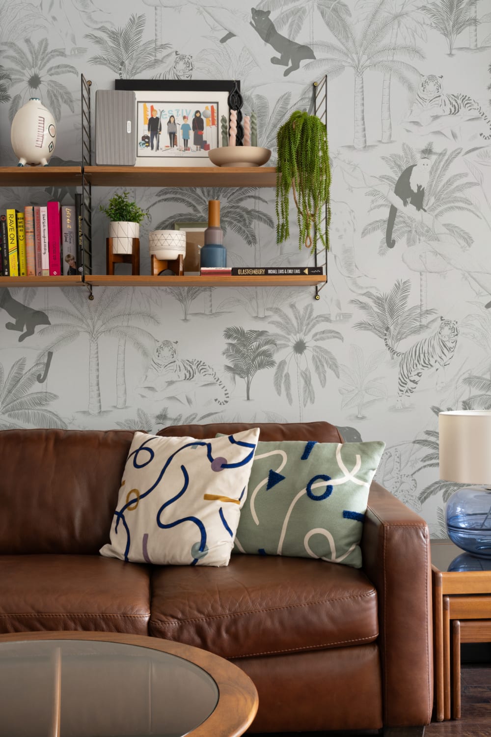 Sophisticated Minimal Jungle Animals Pattern Wallpaper Mural