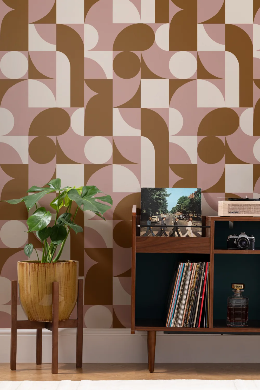 Ruskea Mid-Century geometrinen kollaasi seinäseinämaalaus