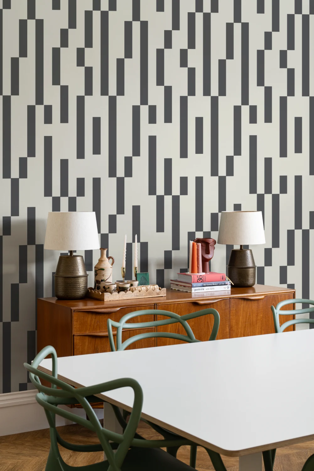Svartvitt modernt Bauhaus geometriskt upprepningsmönster tapet