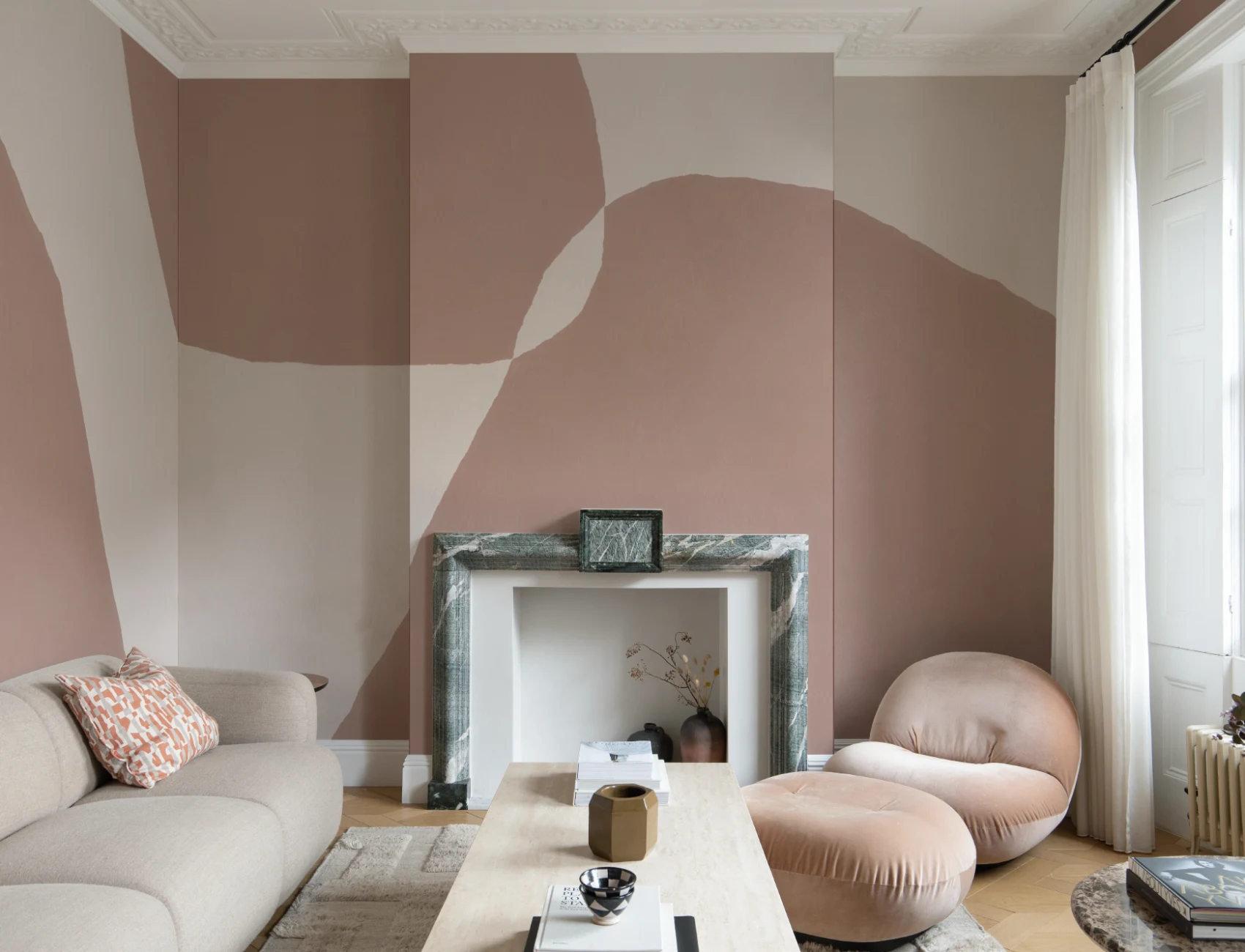 Moderne Fototapete mit Gips-Effekt und abstrakten Formen in Rosa-Tönen