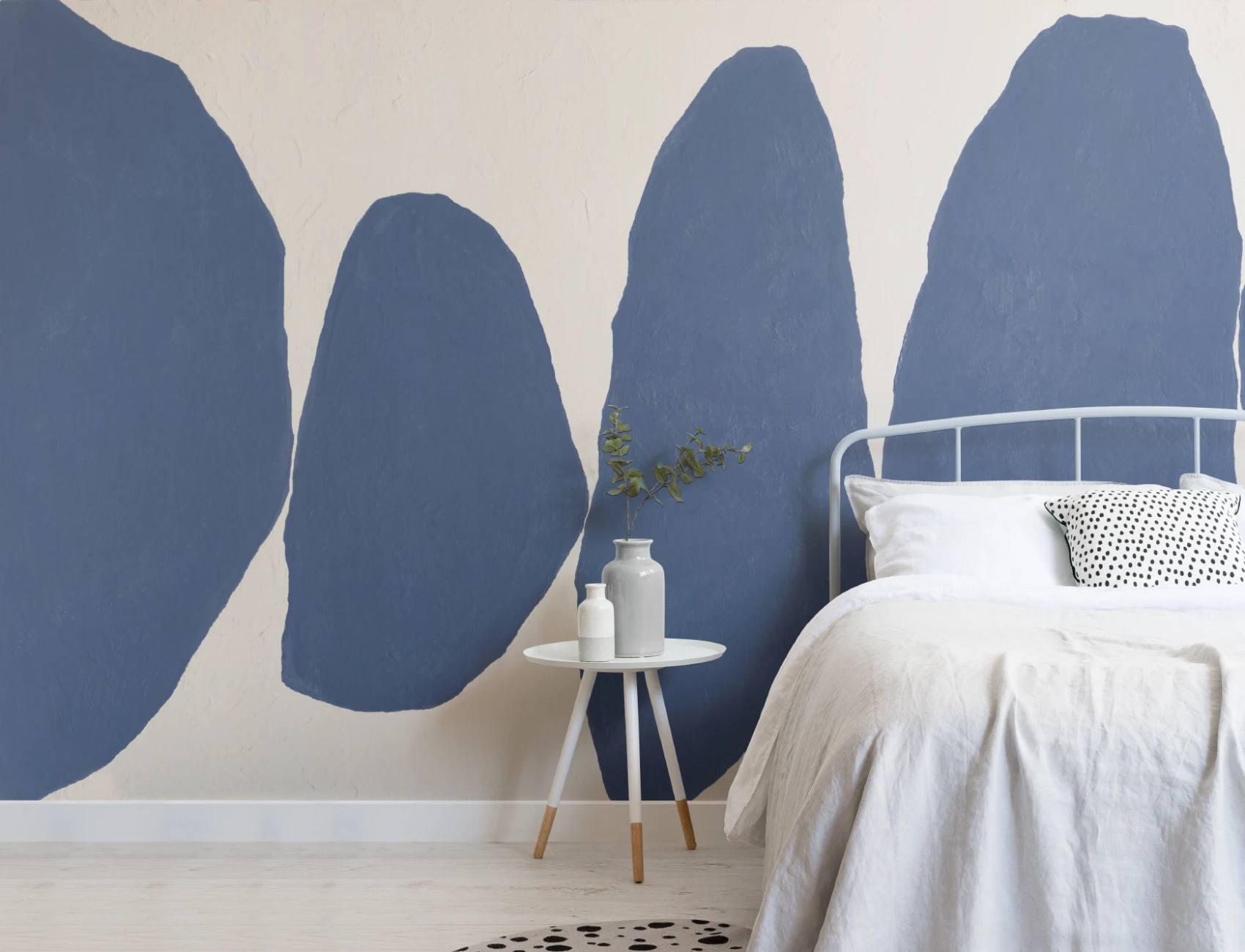 Handmålade abstrakta former Mural-tapeter i texturerad koboltblå