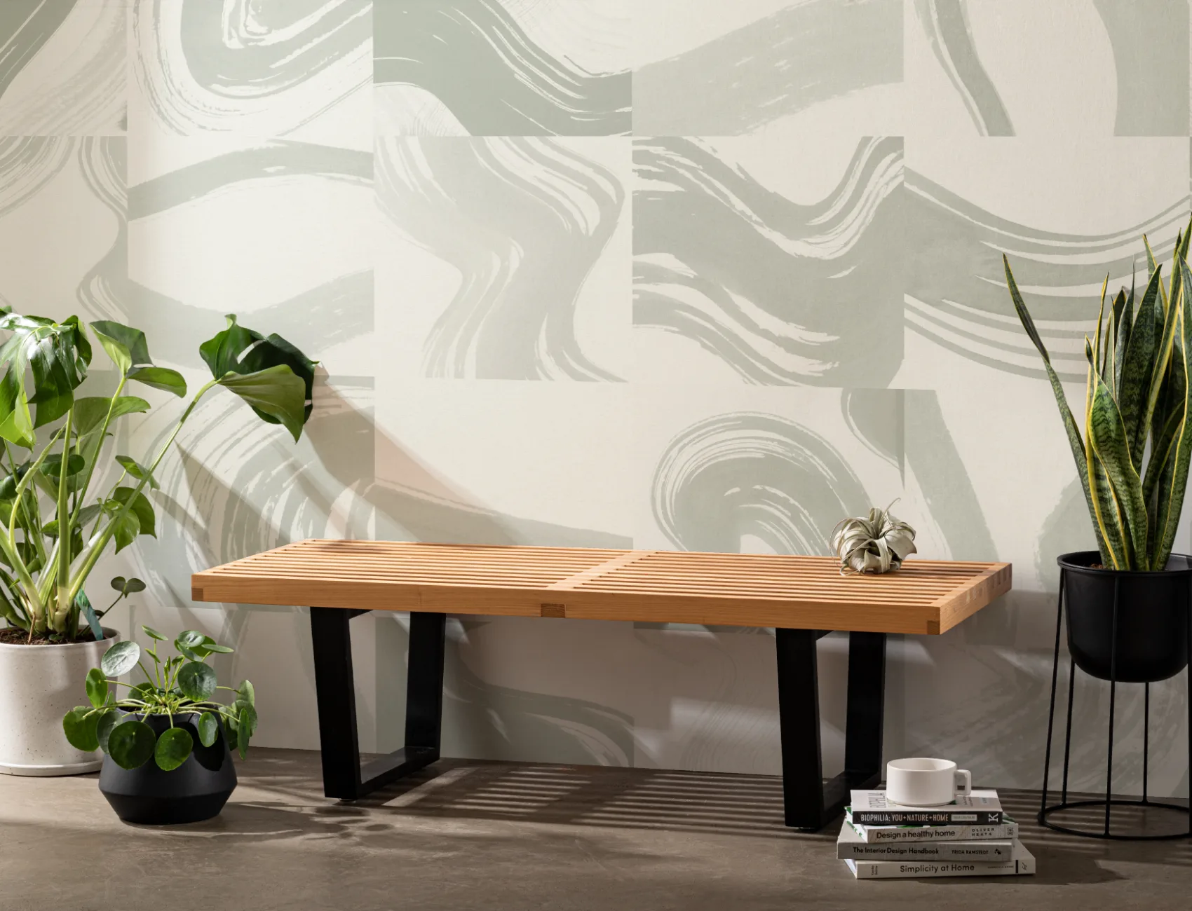 Mural de formas abstractas a tinta com azulejos verdes