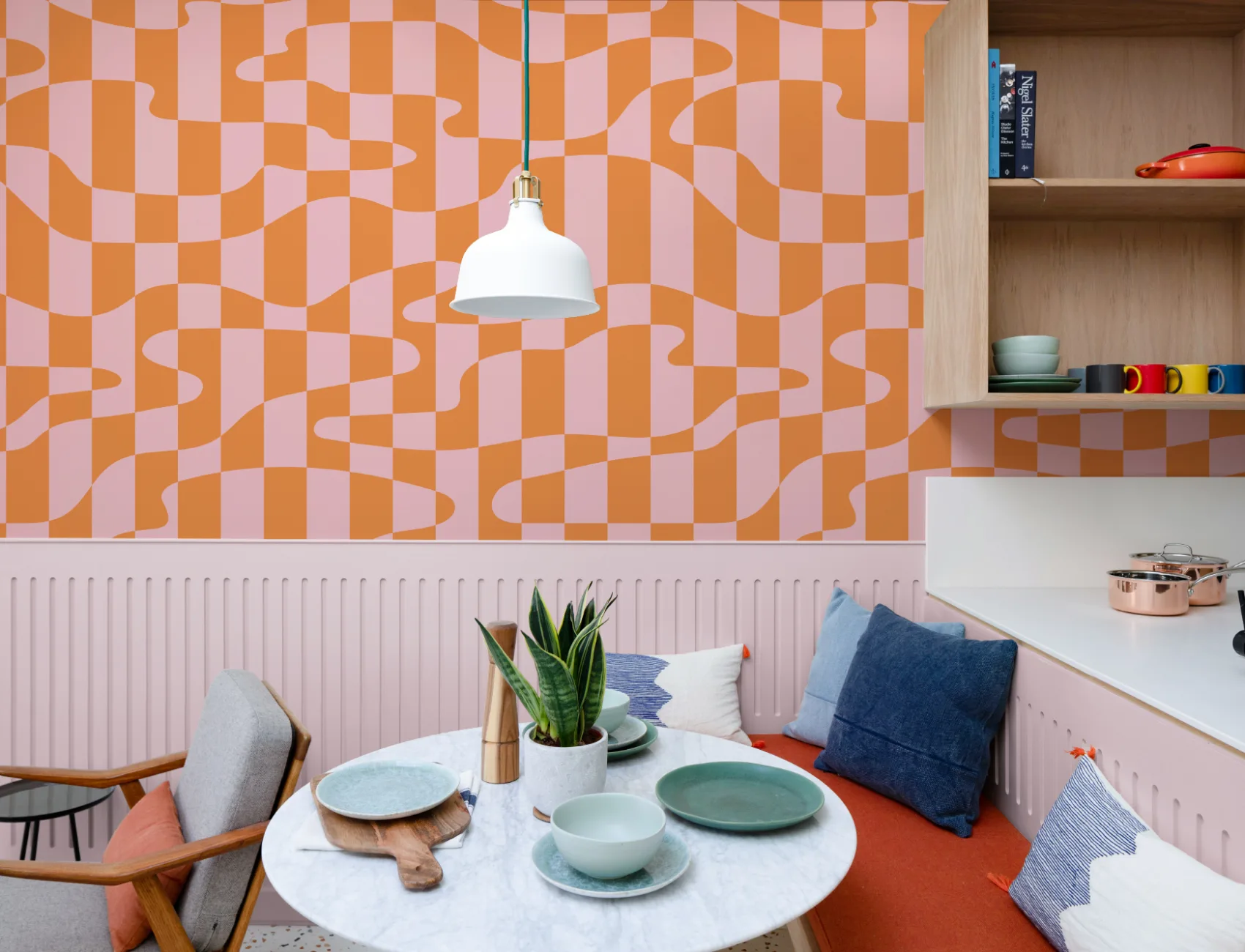 Mural rosa de Elizabeth Olwen Stripescape