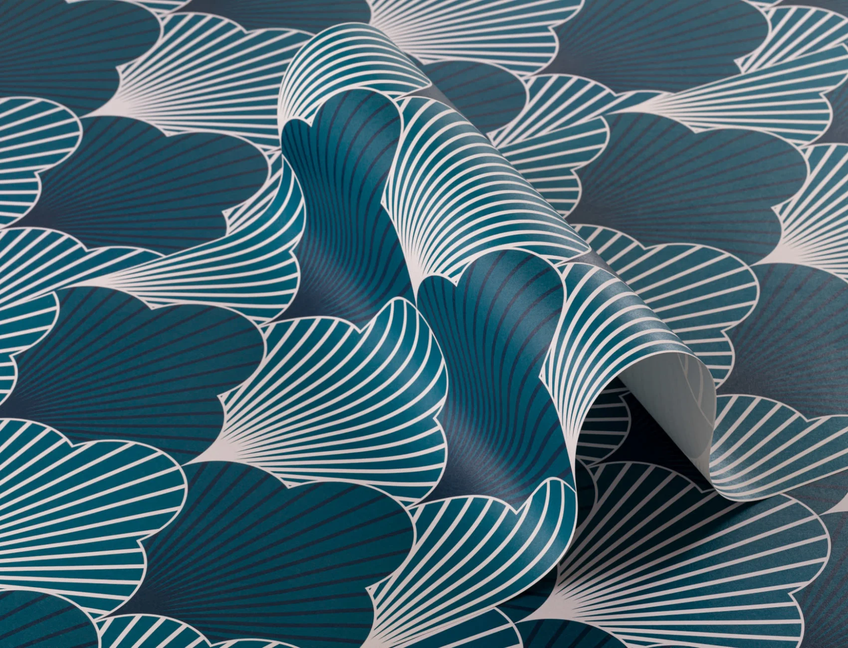 Blue Art Deco Scallop Repeat Pattern Wallpaper