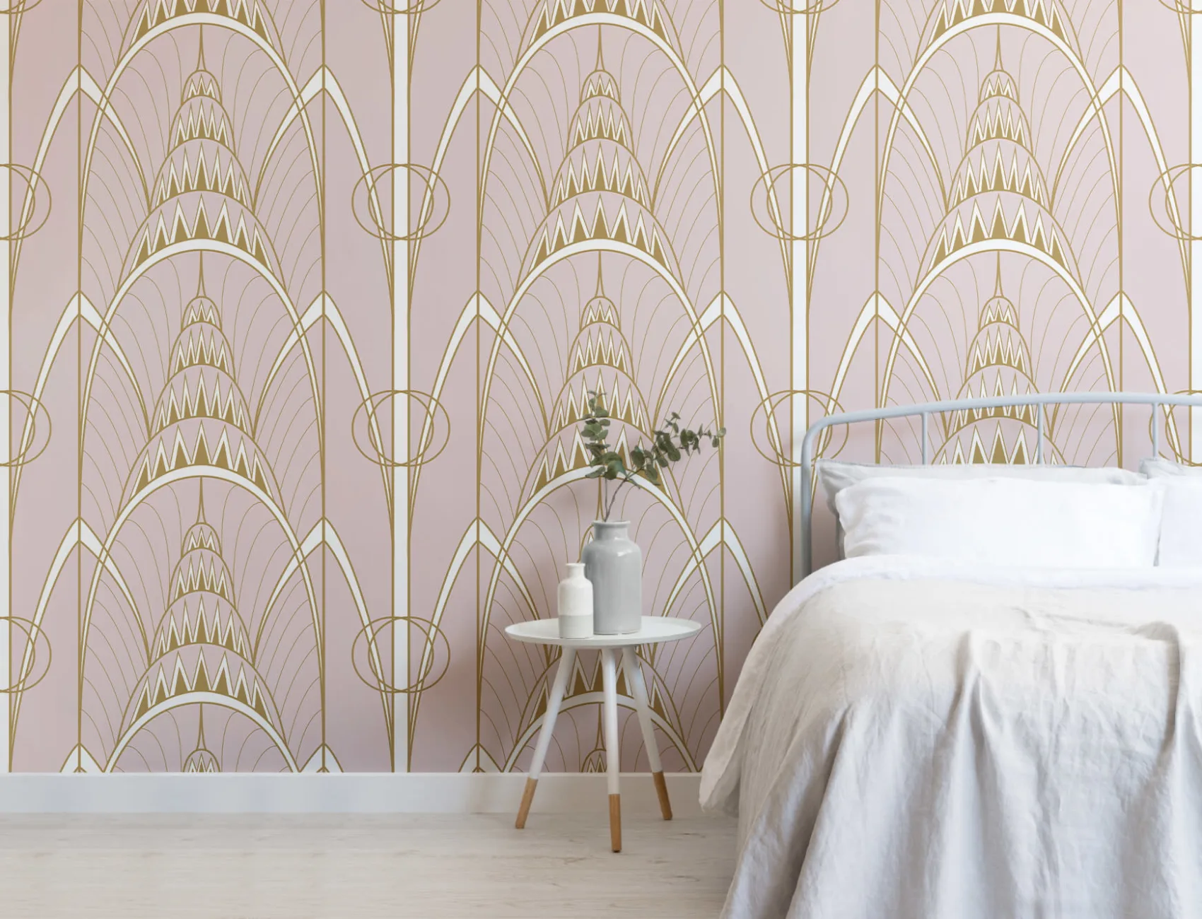 Carta da Parati Rosa in Stile Art Déco con Motivo Guglia del Chrysler Building