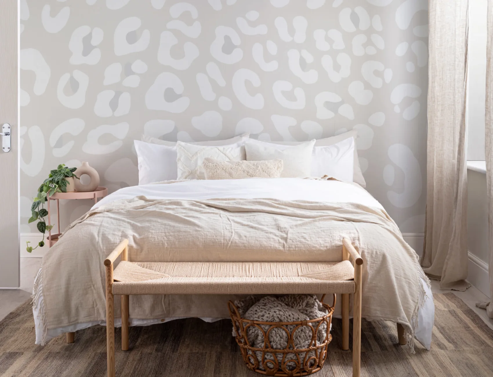 Off alb Leopard Print Wallpaper Mural