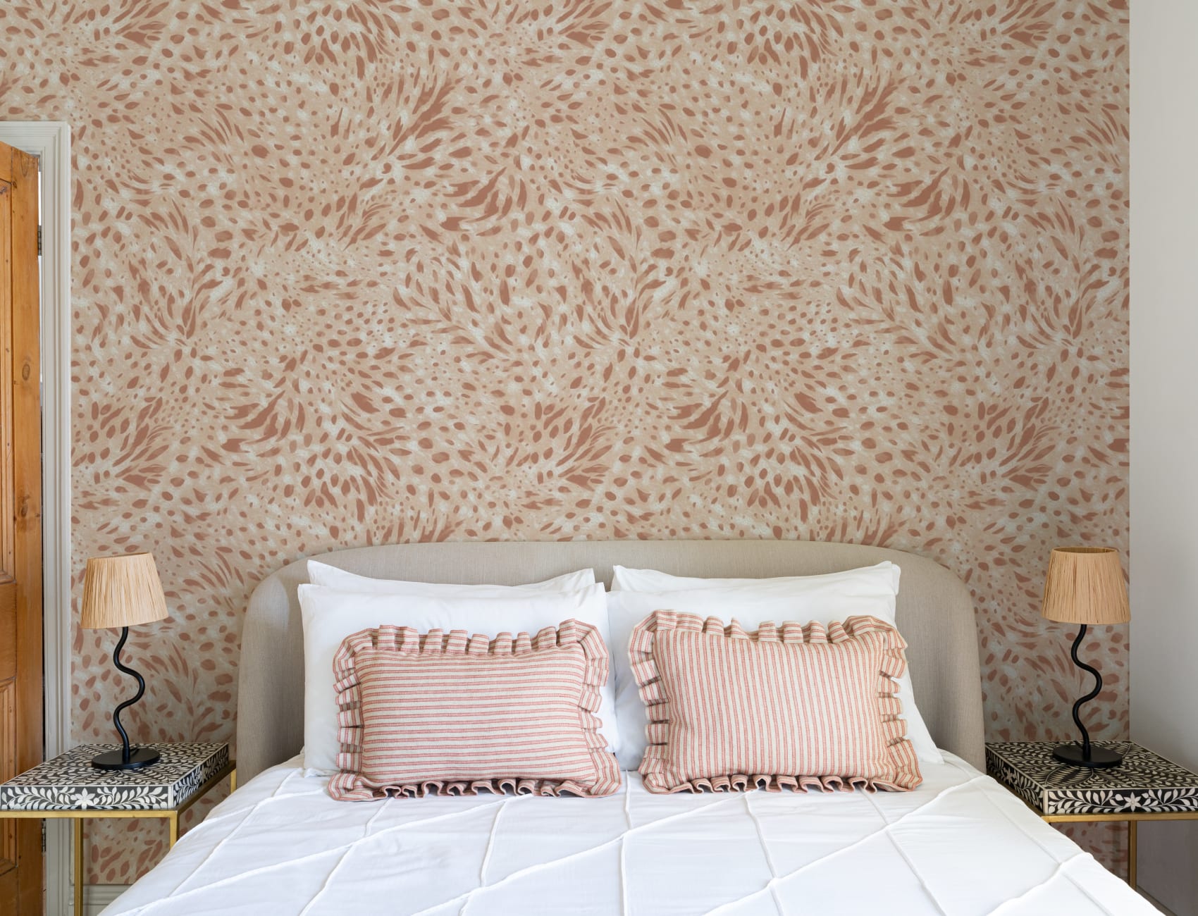 Pink Abstract Pattern Mural Adds Artful Atmosphere Mural