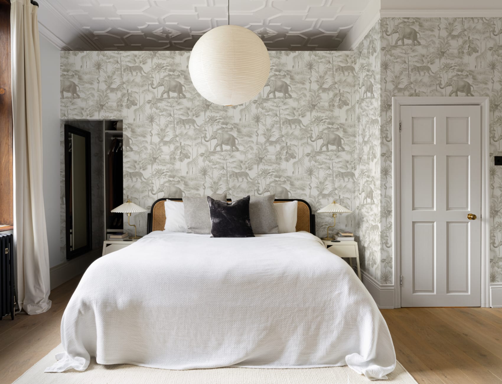 Beige tropisk tonal djungel djur tapet