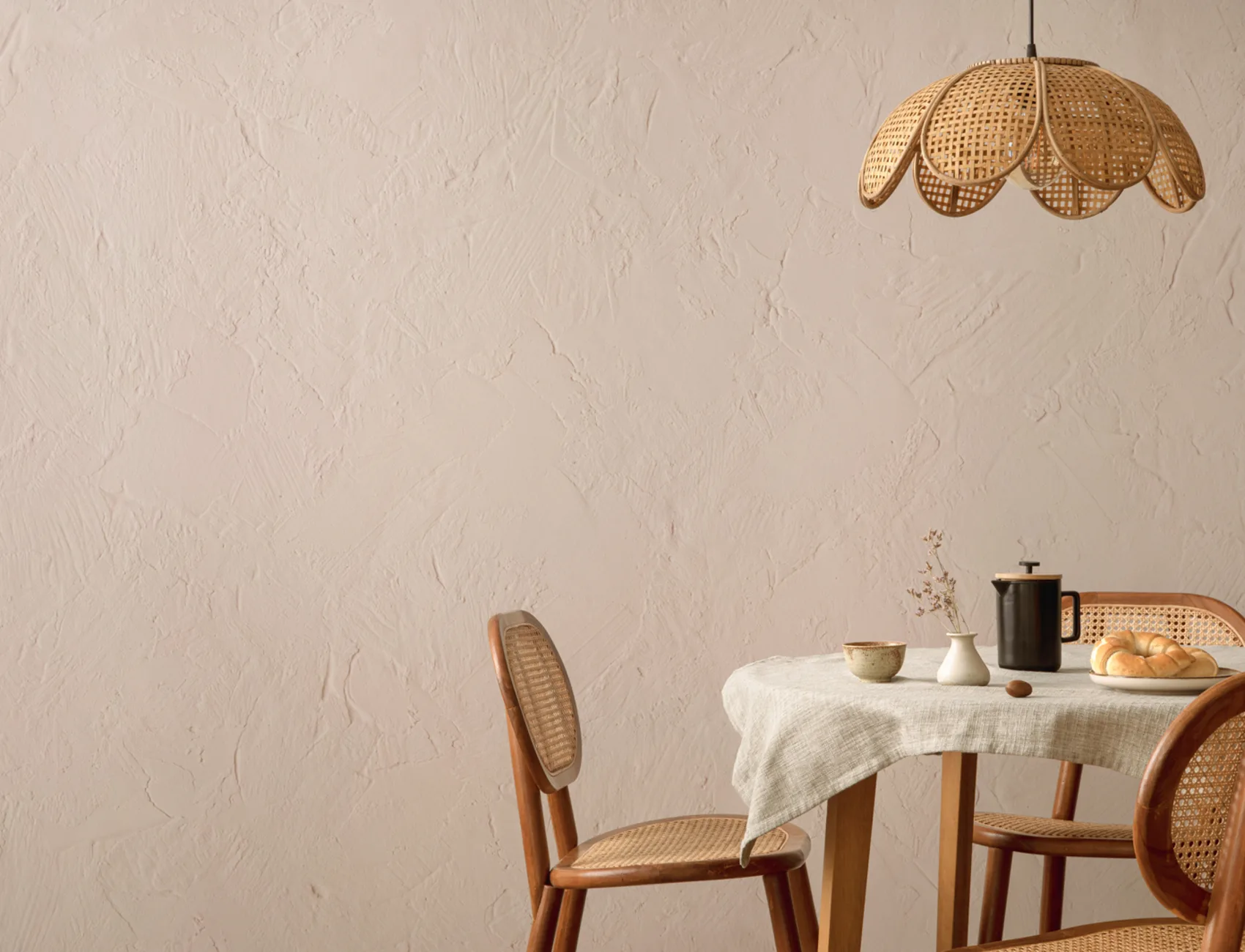 Mural de parede com efeito de gesso texturado em tons neutros suaves