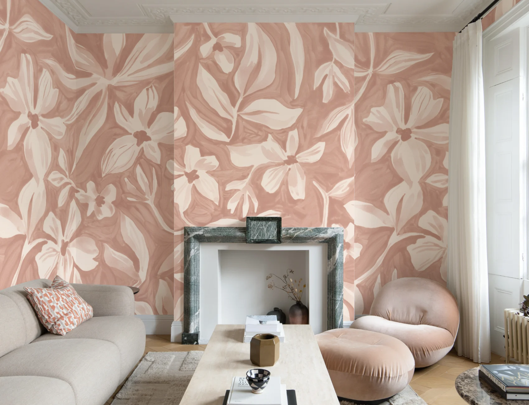 Mjuk beige blommig mural-tapeter för utsökta rum