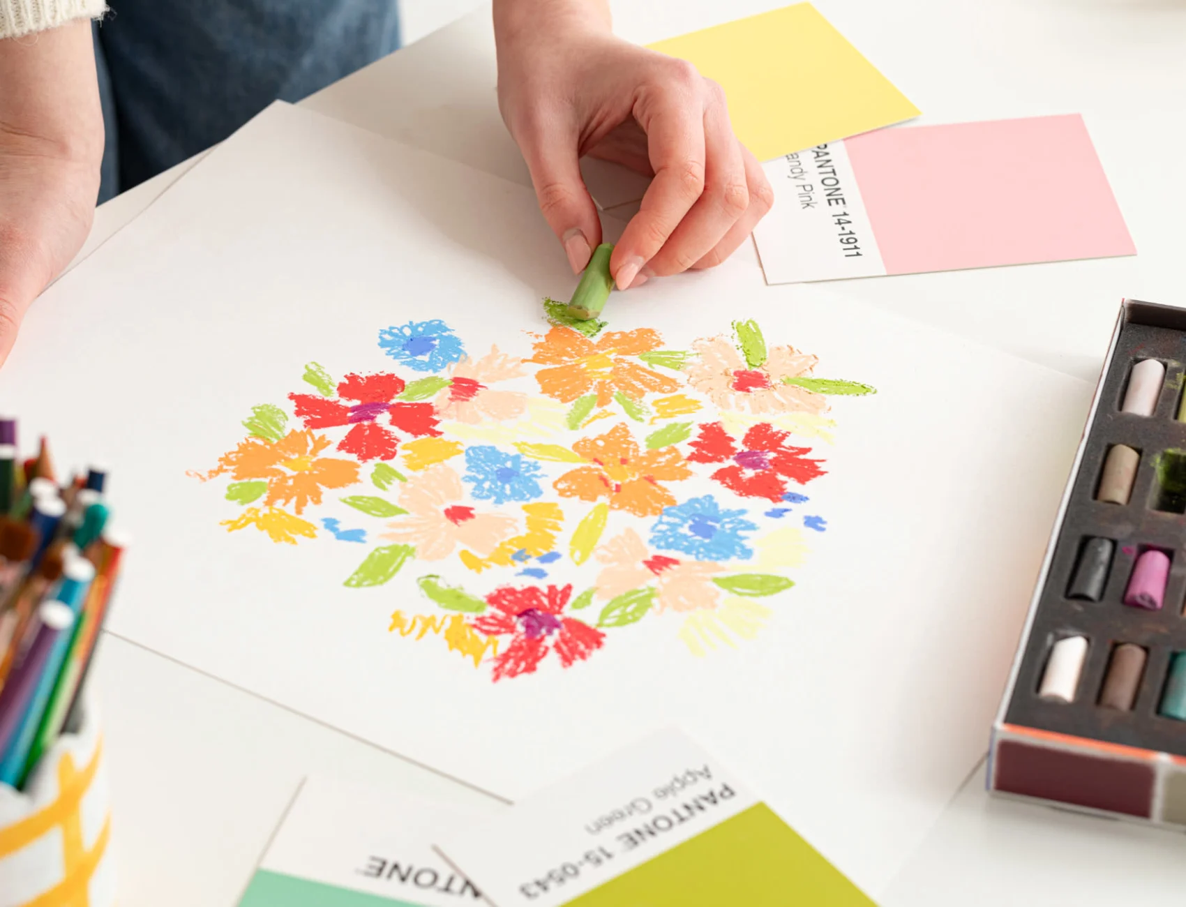 Bright Multicolor Playful Floral Print Tapet