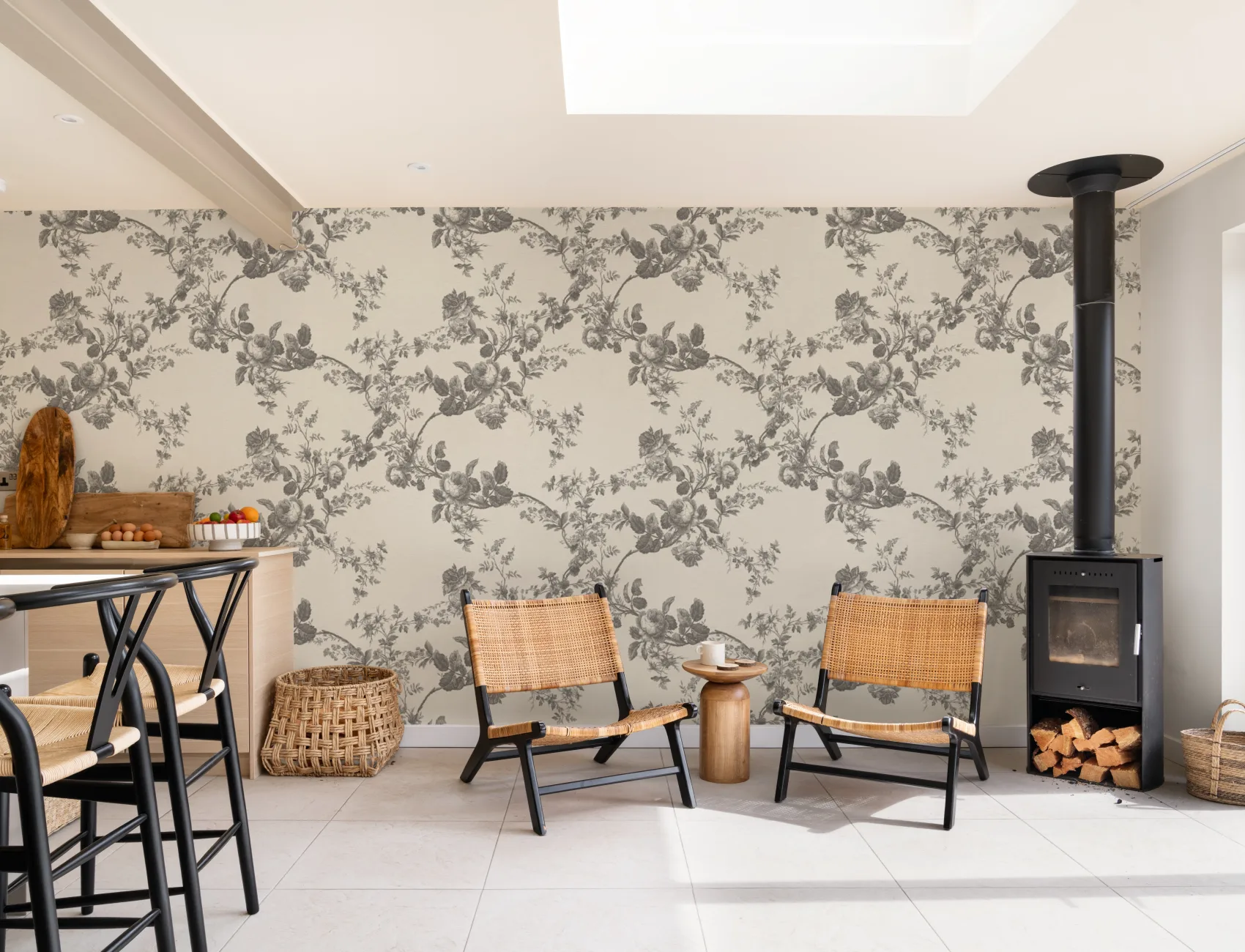 Grey Vintage Floral Pattern Mural Adds Classic Elegance