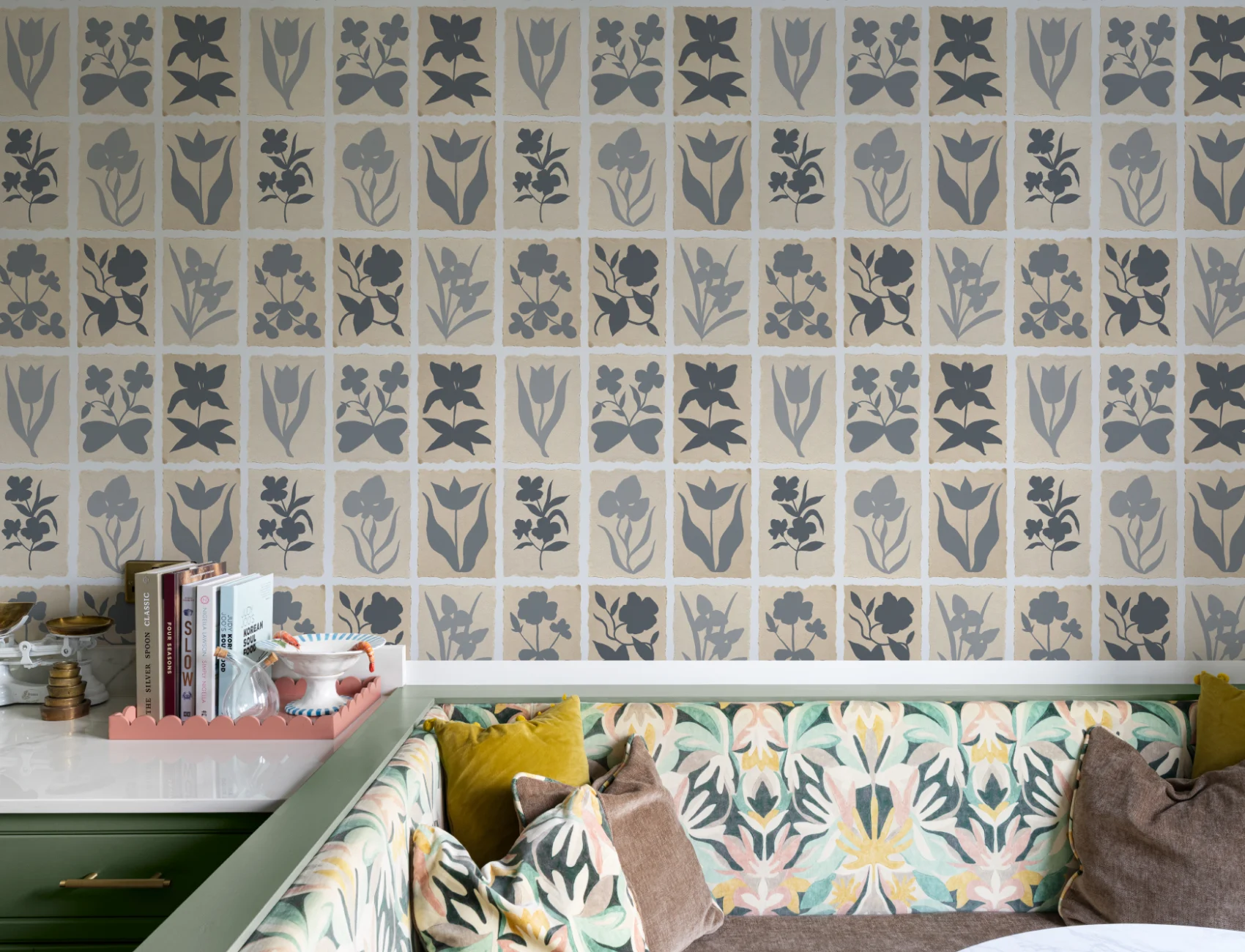 Design de murale cu model floral vintage albastru