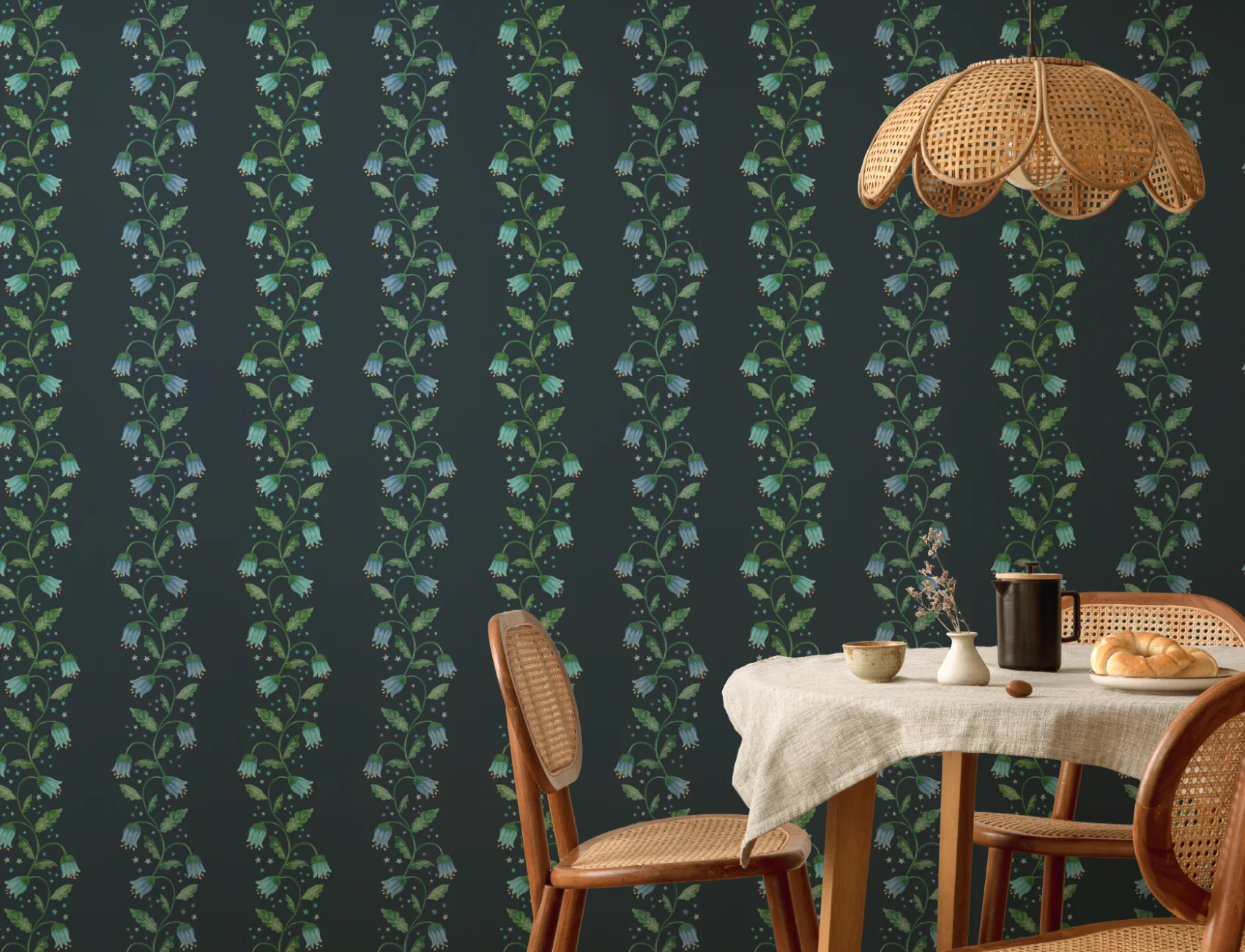 Albastru închis cu dungi ondulate Zambilă Wallpaper