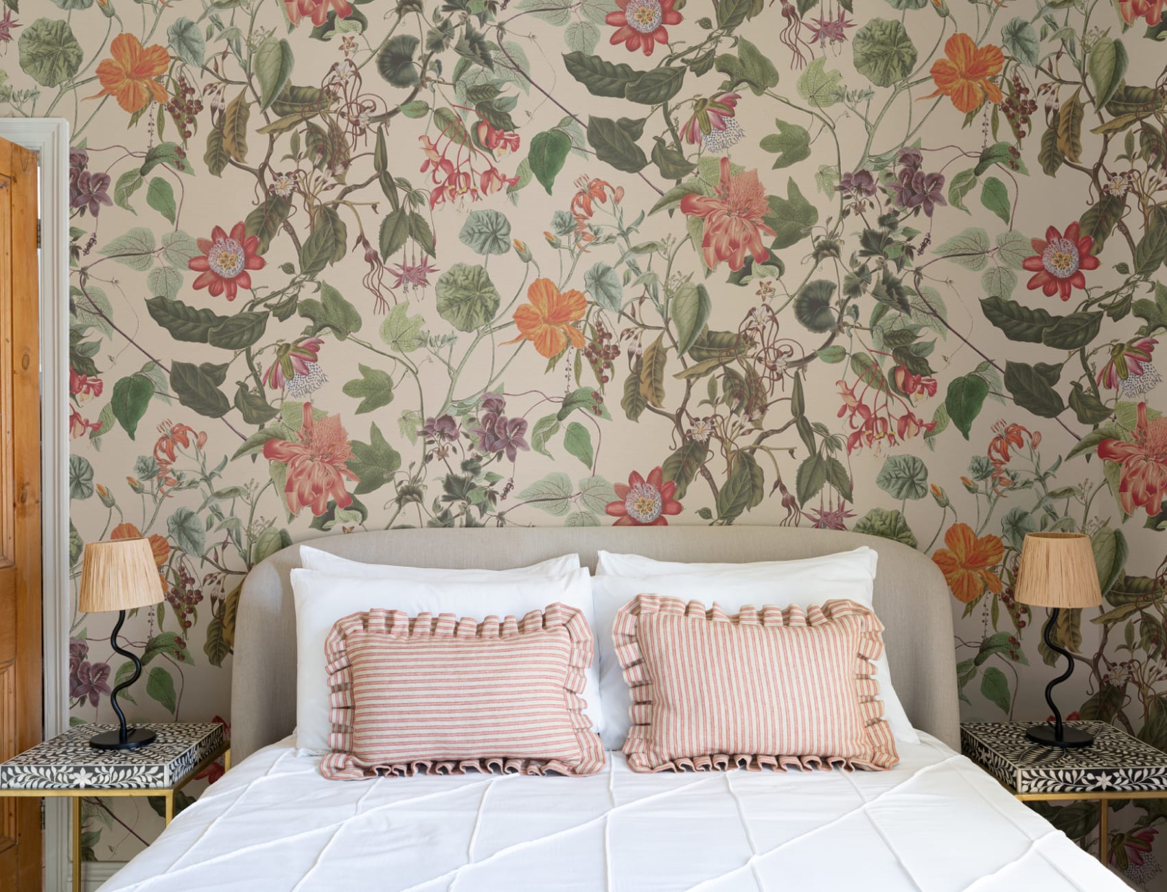 Elegant Botanical Floral Wall Mural in Cream