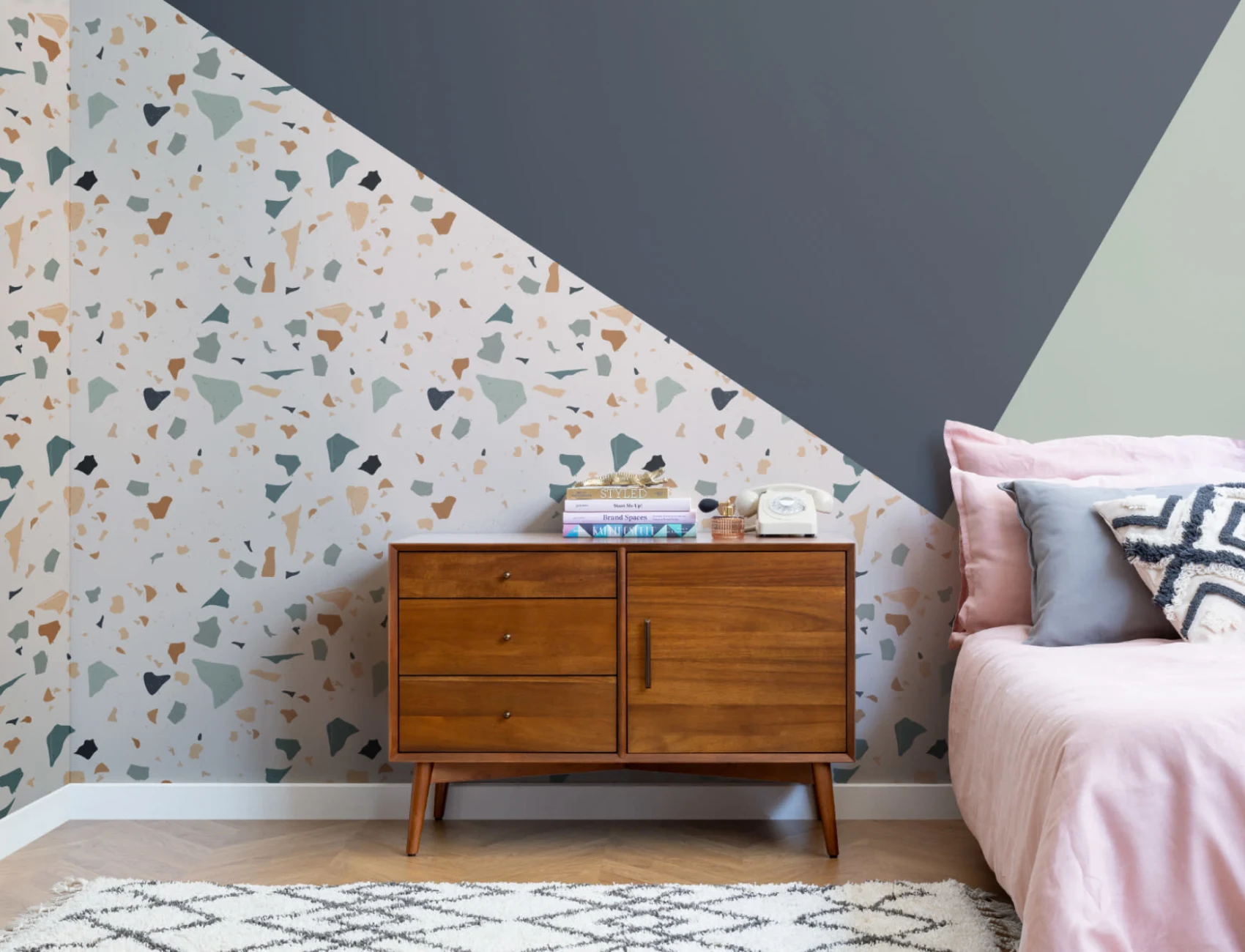 Carta da Parati Forme Geometriche in Blu Verde e Motivo Terrazzo alla Veneziana