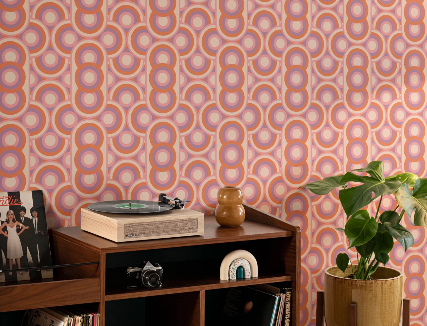 Retro Colorful Circles Repeat Pattern Wallpaper
