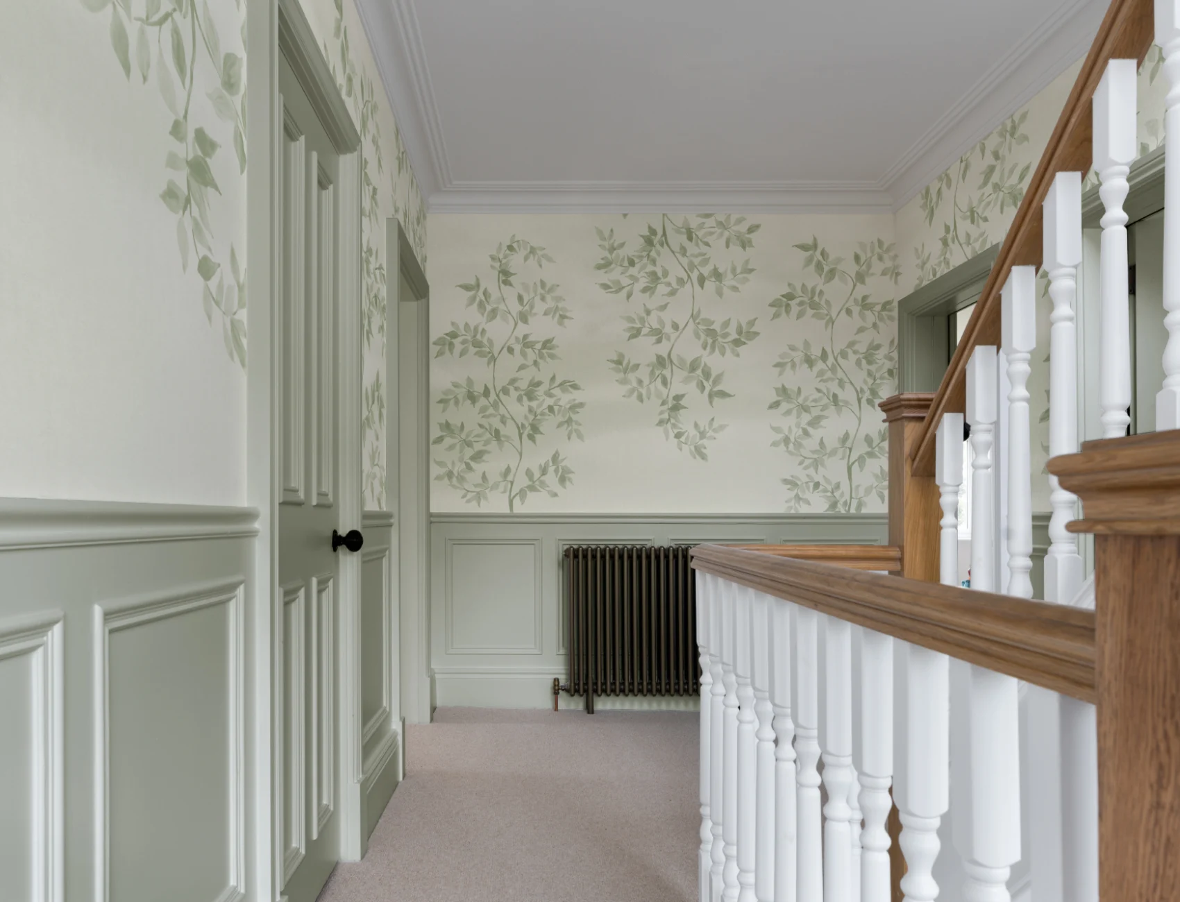 Soft Green Leaf Pattern Botanical Wall Mural