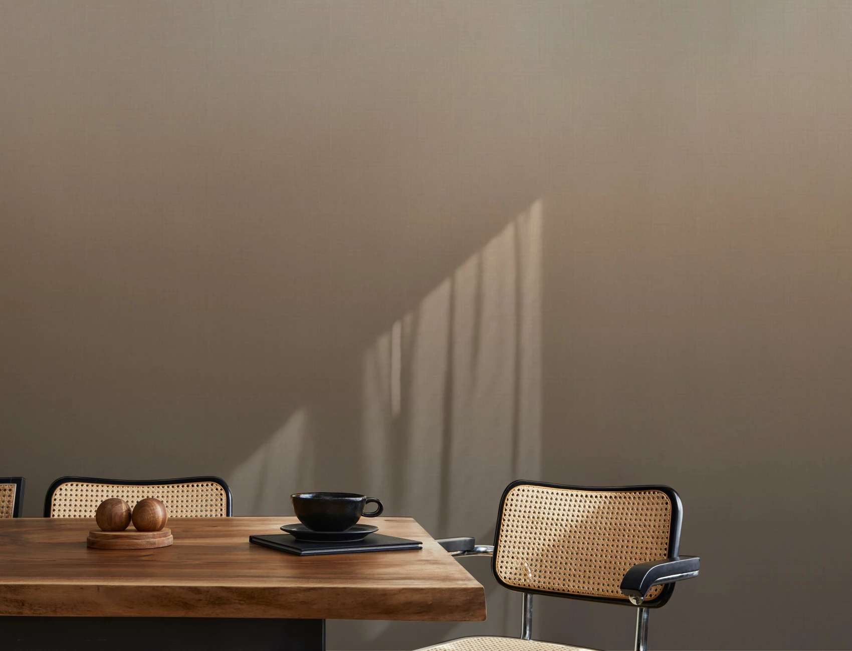 Mural de parede ombré minimalista bege para espaços serenos