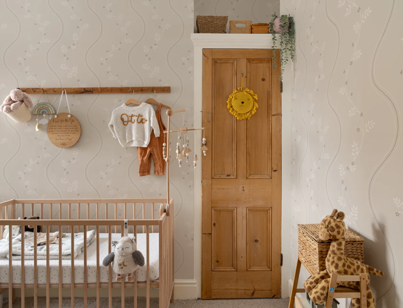 Beige Vintage Floral Pattern Wallpaper Mural