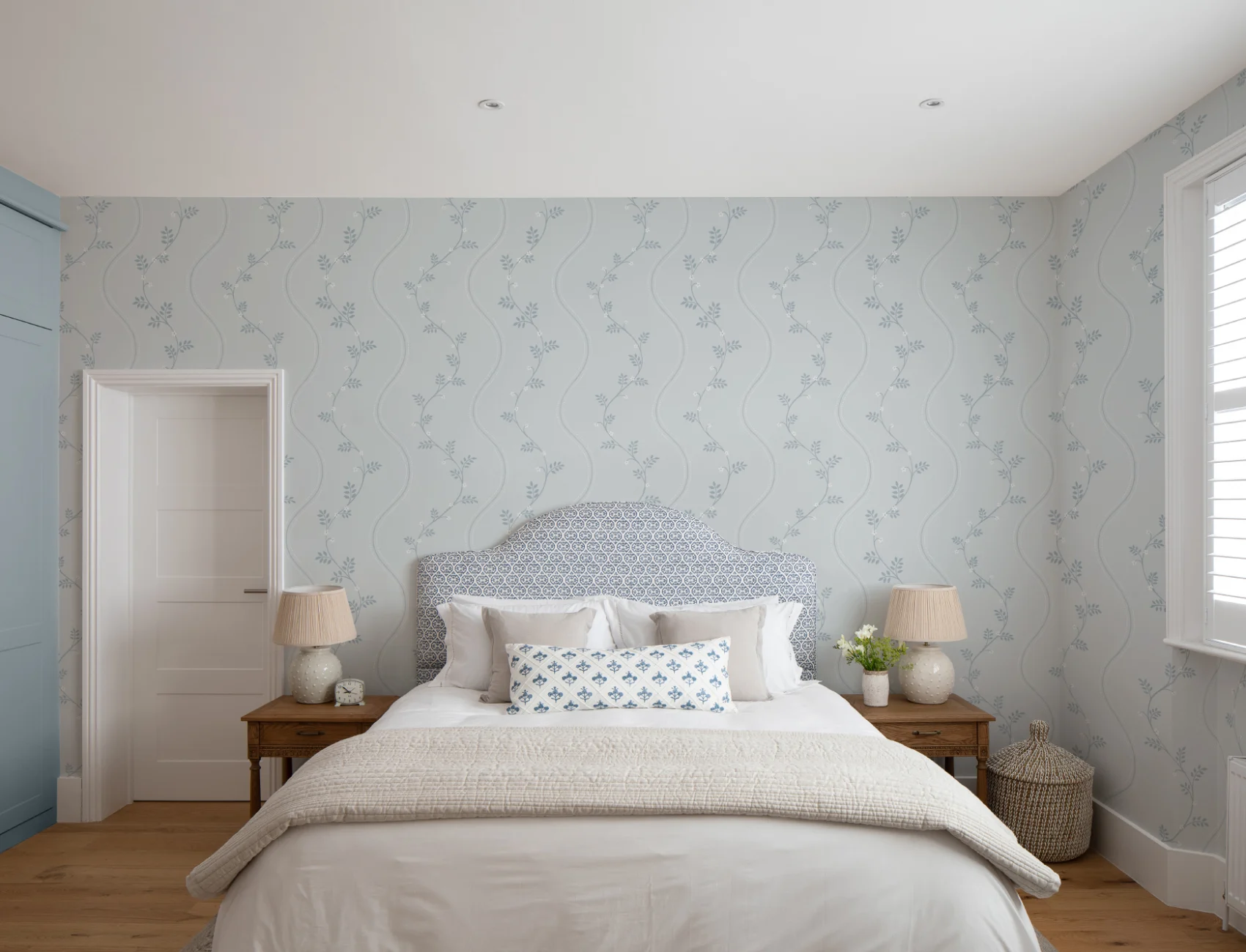 Blue Vintage Floral Pattern Wallpaper Mural