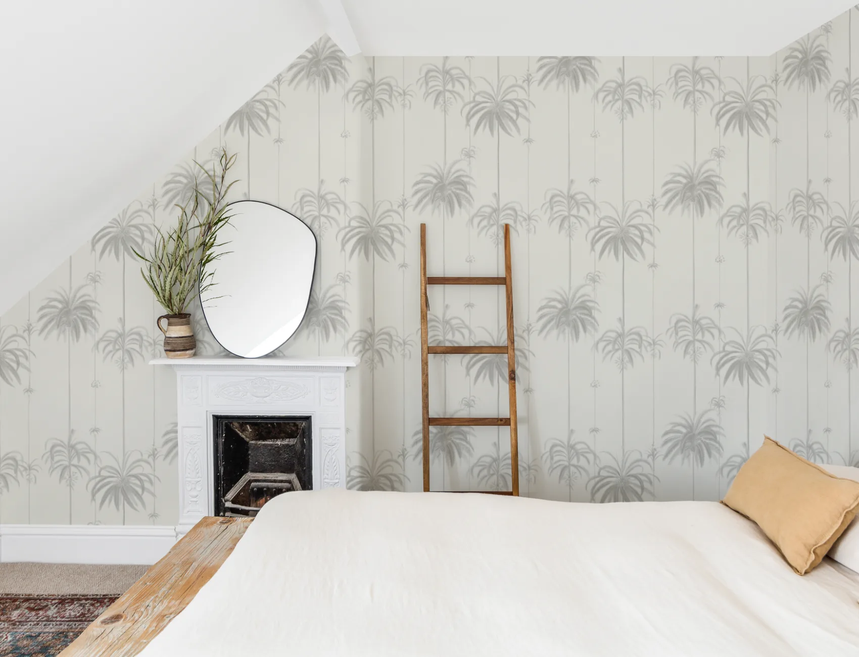 Beige stribet tapet med tropiske palmer