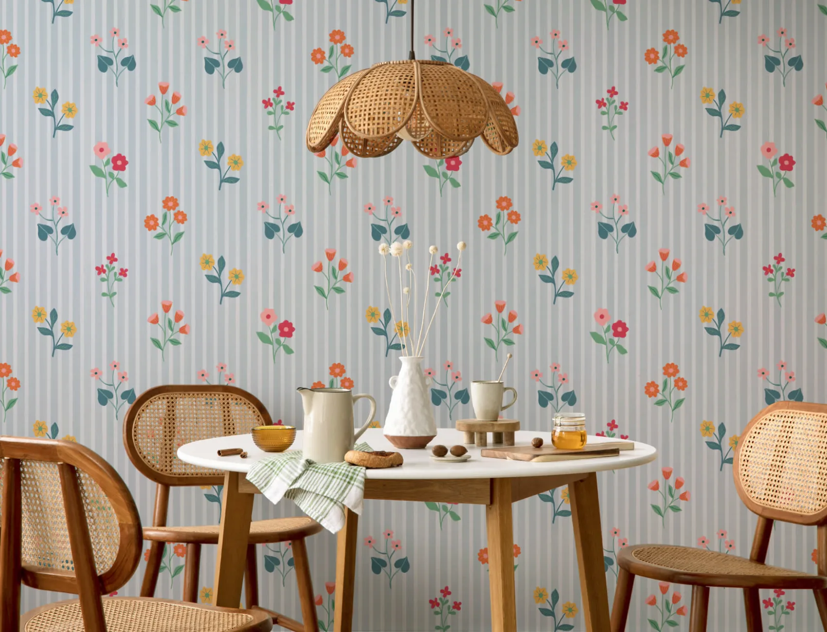 Pastellblommor Buntar Blå randig tapet
