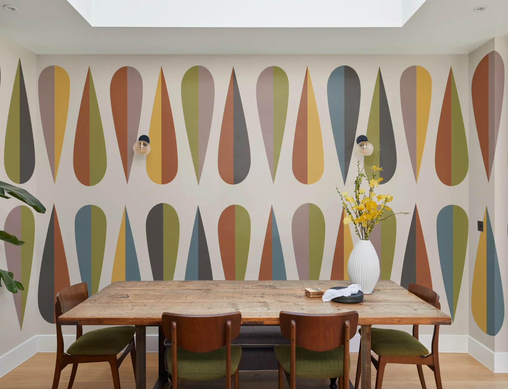 Wegner Colorful Retro Wallpaper Mural - Hovia