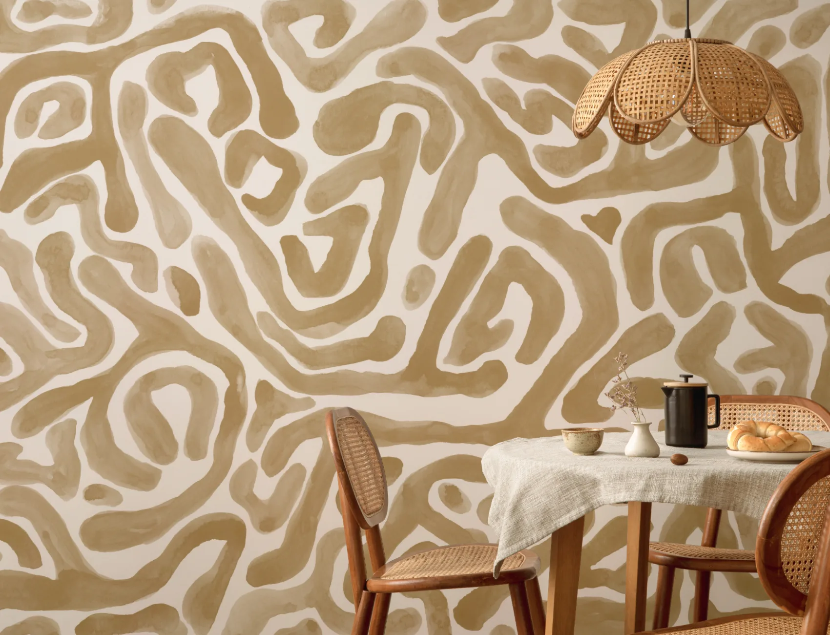 Murale cu model de flux organic pictat manual în muștar