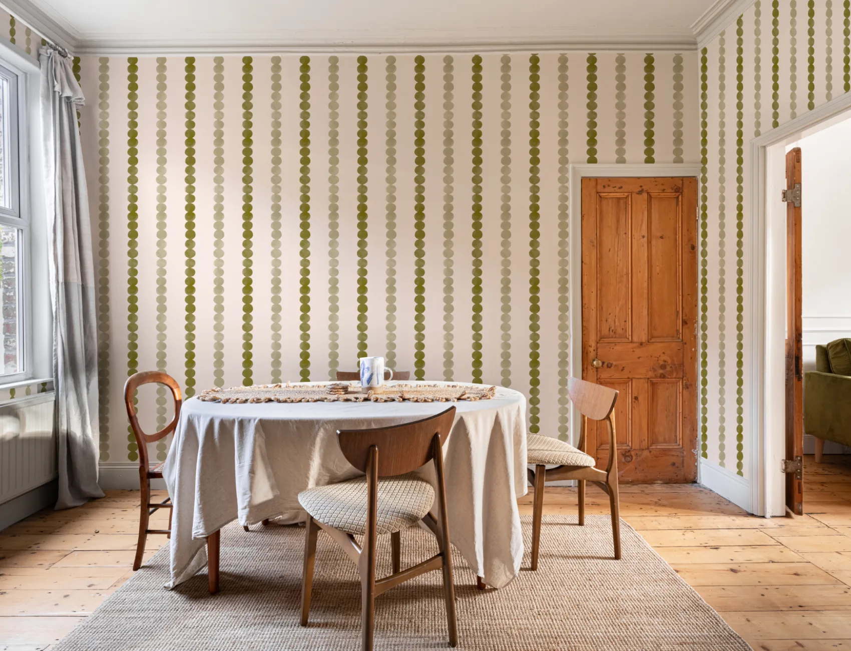 Mural de Papel de Parede com Padrão Retro Riscado Verde