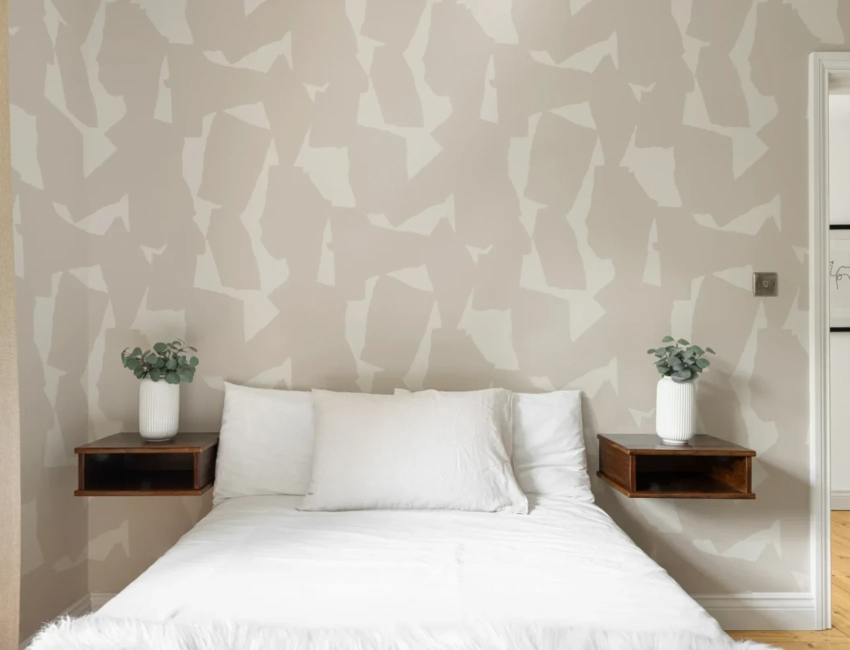 Neutral Tone Graphic Abstract Repeat Pattern Wallpaper