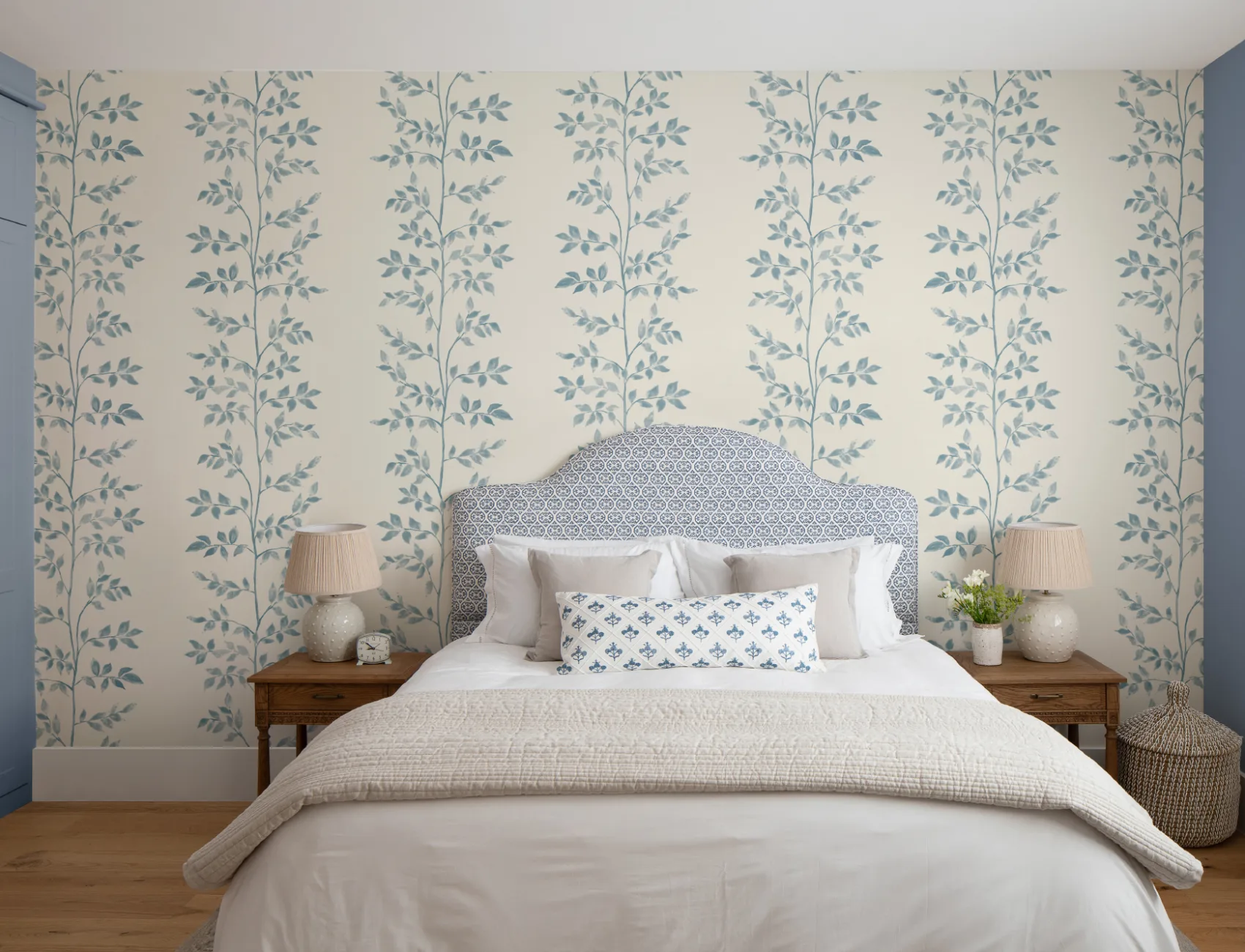 Sininen kasvitieteellinen Leaf Pattern kuvatapetti Serene tilat
