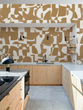 Papier peint panoramique abstrait moderne moutarde avec formes découpées à la main et effet texturé