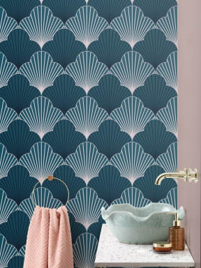Blue Art Deco Scallop Repeat Pattern Wallpaper