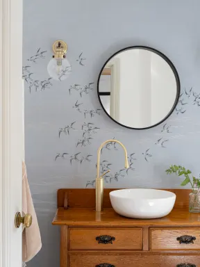 Papier peint panoramique d'art animalier - Troupeau d'oiseaux bleus
