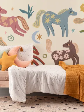 Papier peint panoramique multicolore sur les animaux de l'enfance (poney)