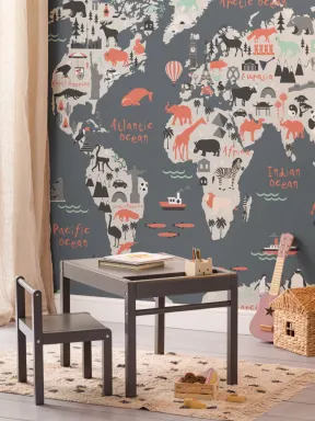 Mural Papel Pintado Mapamundi Niños Exploradores en Gris